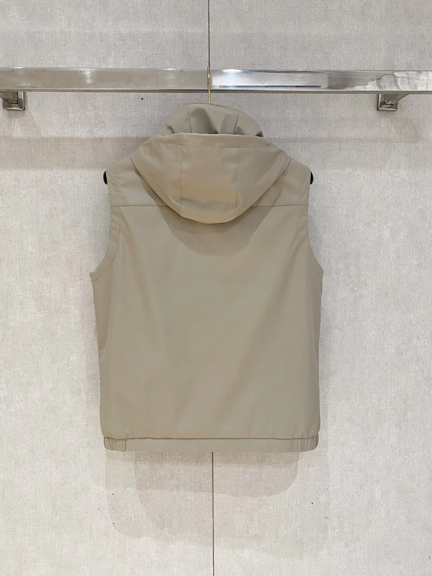 Moncler ， ，Classic 。 ， ， ， 。 ：Black，Blue，Khaki Sizes：M-4XL